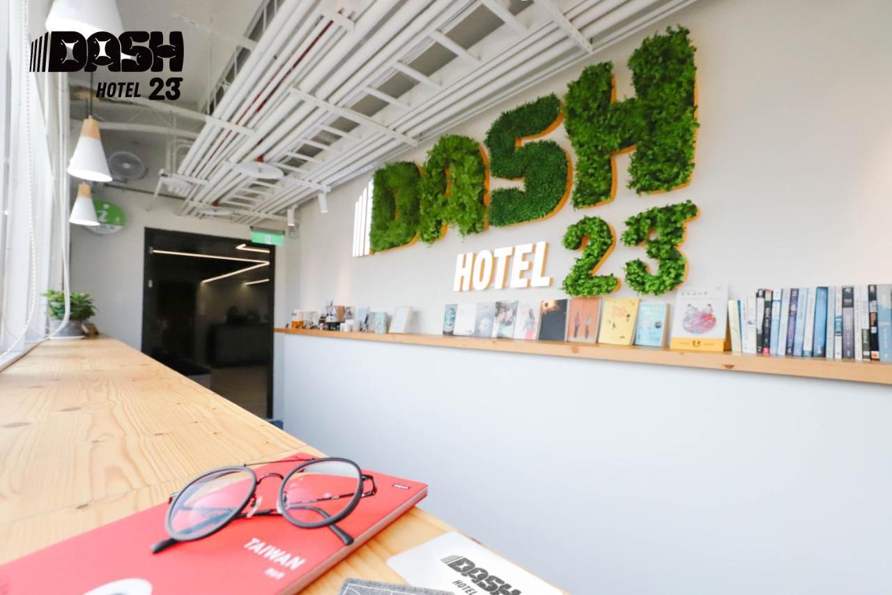 Dash 23 Hotel Tainan Exteriör bild