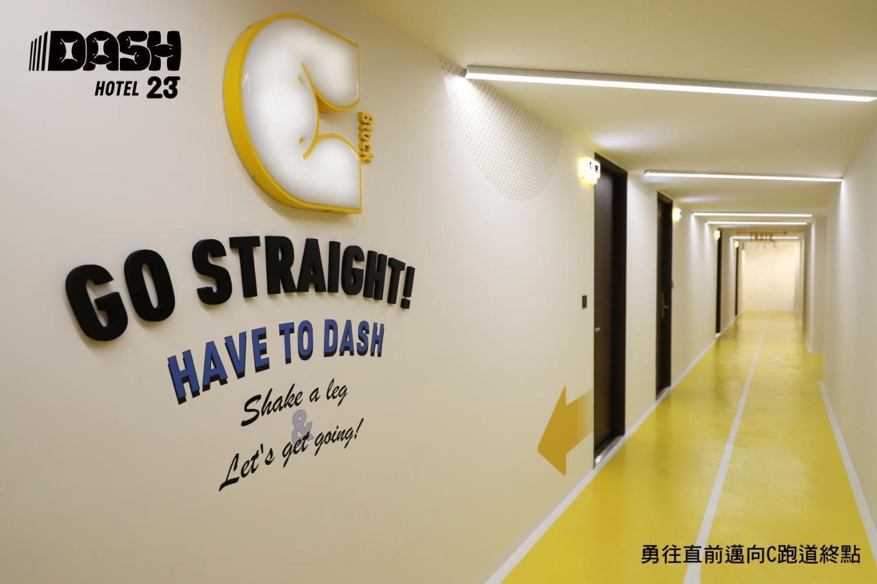 Dash 23 Hotel Tainan Exteriör bild